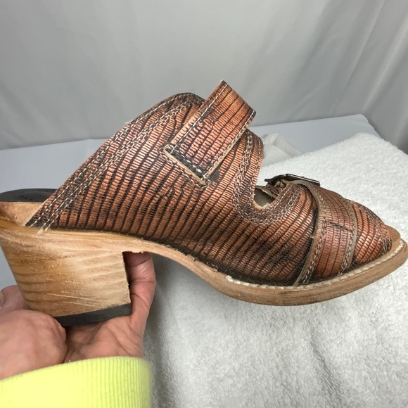 Freebird By Steven Caprice Sandals - SZ 6 - Picture 10 of 15